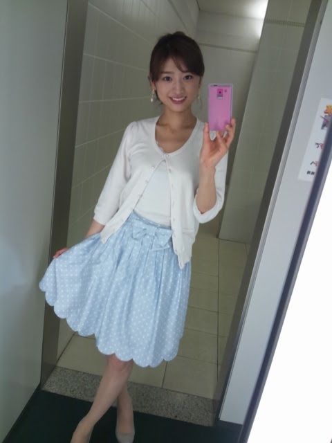 藍白穿搭　優雅 